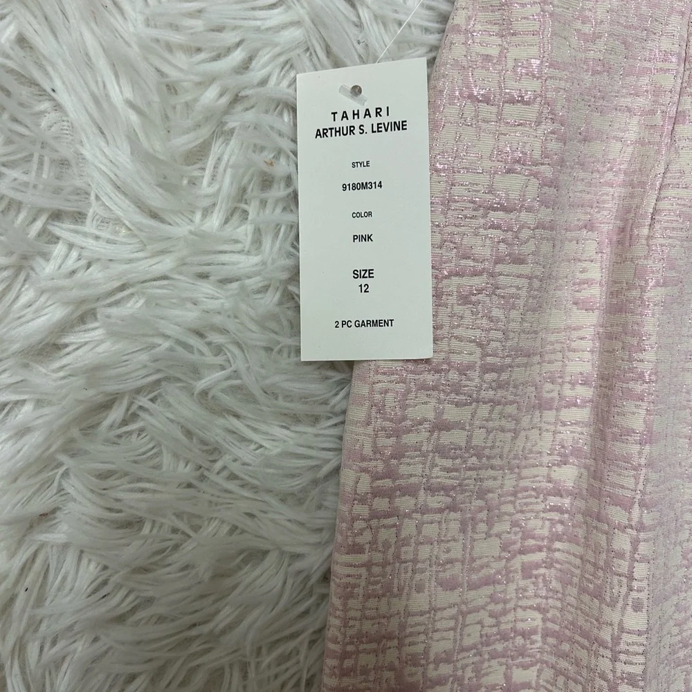 NWT. 2-Pc.Tahari Suit. Light Pink Textured Women's size 12 - Picture 2 of 9